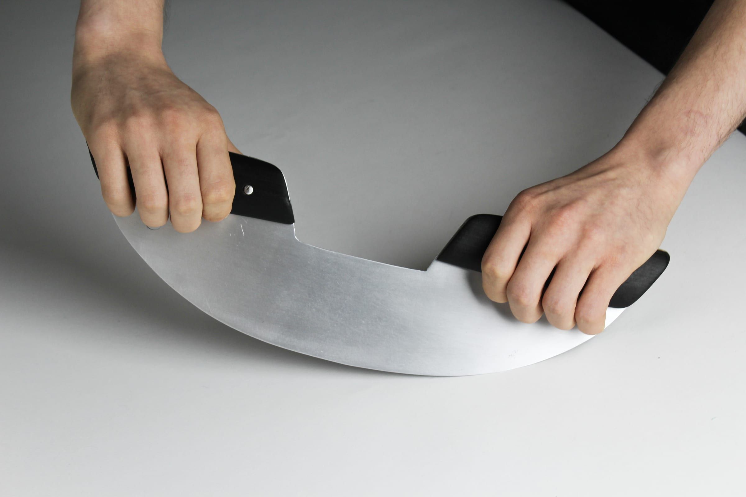 Rocking the Noir cutter with both hands